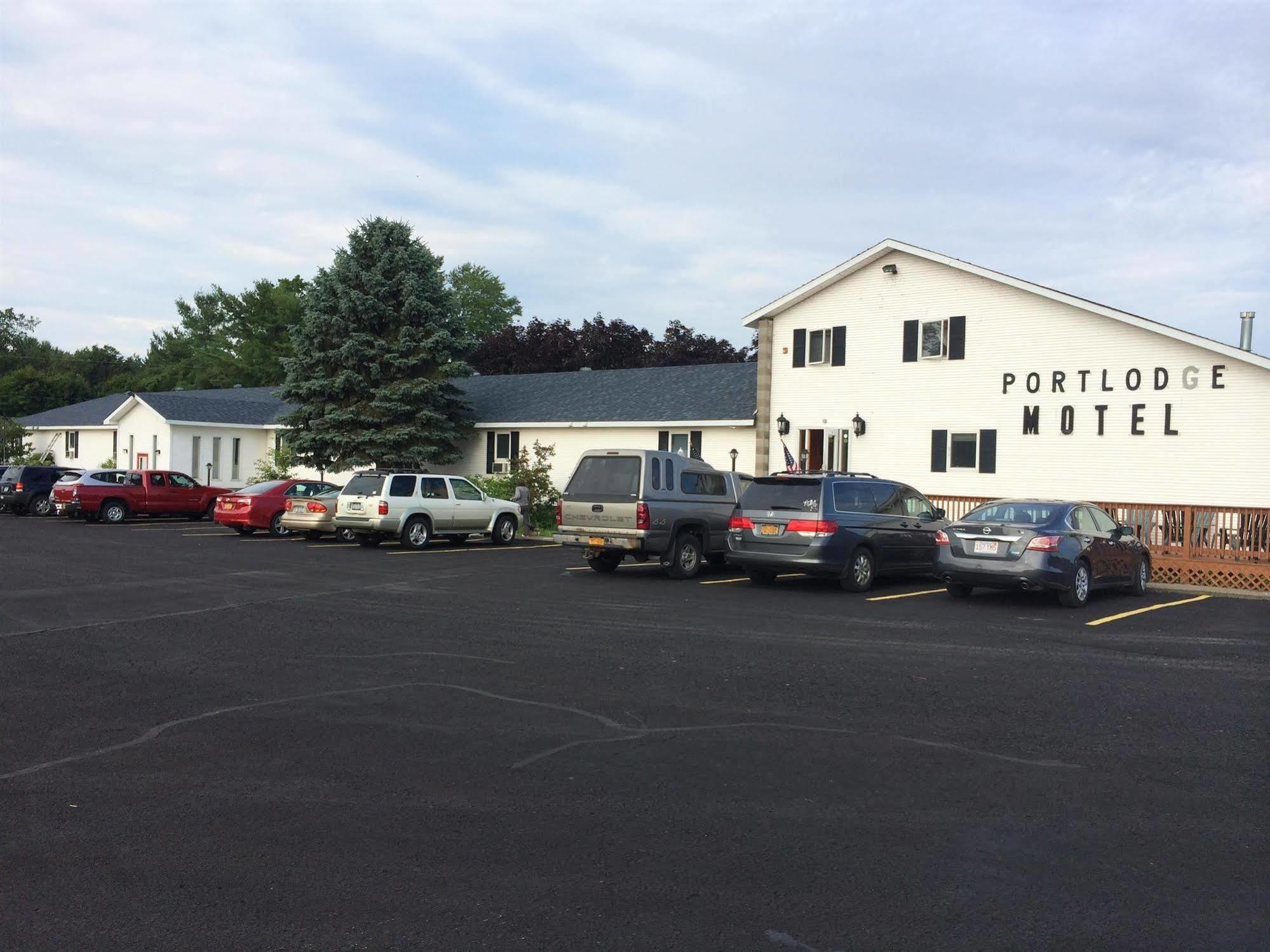 Port Motel 3*
